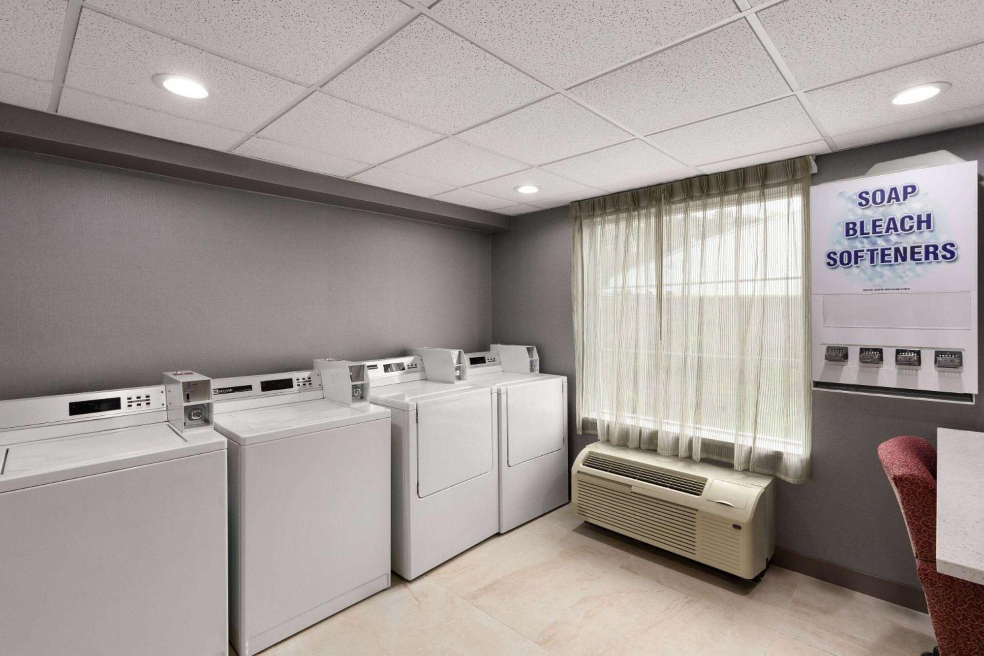 Hawthorn Extended Stay By Wyndham Knoxville Exteriör bild